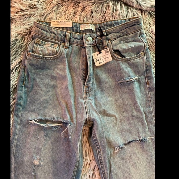 High Rise Straight Open Hem Jeans - Picture 4 of 7